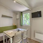 Mobil Avec Terrasse Et Acces Handic. A - Api-1-52-1155 *