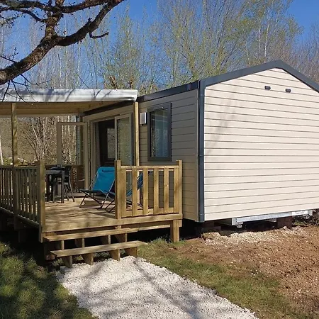 Mobil Avec Terrasse Et Accès Handic. à - Api-1-52-1155 Camping